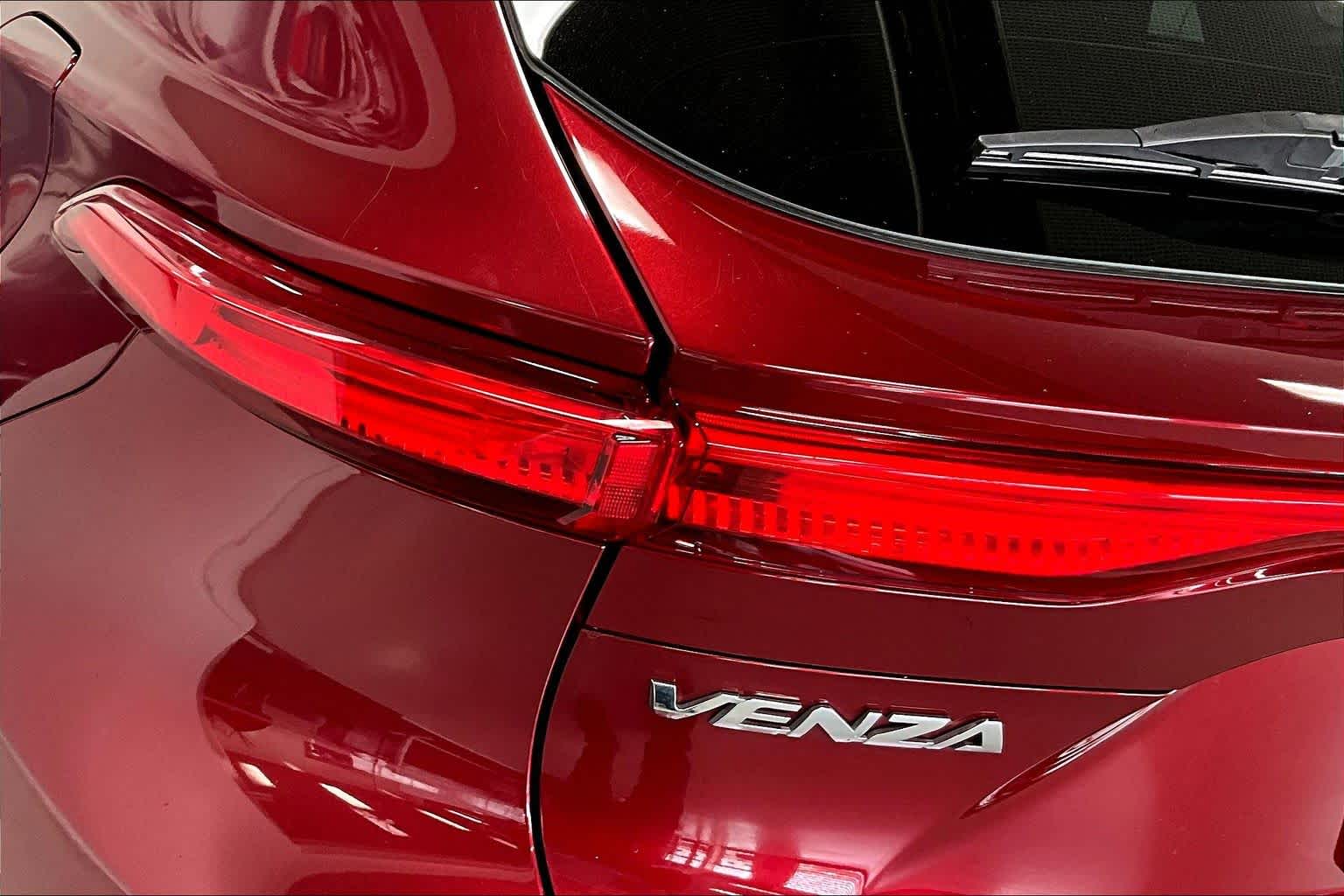 Thumbnail: 2021 Toyota Venza - 30