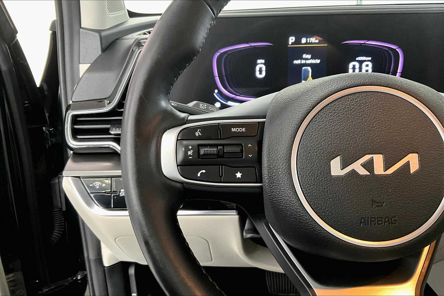 Thumbnail: 2023 Kia Sportage - 22