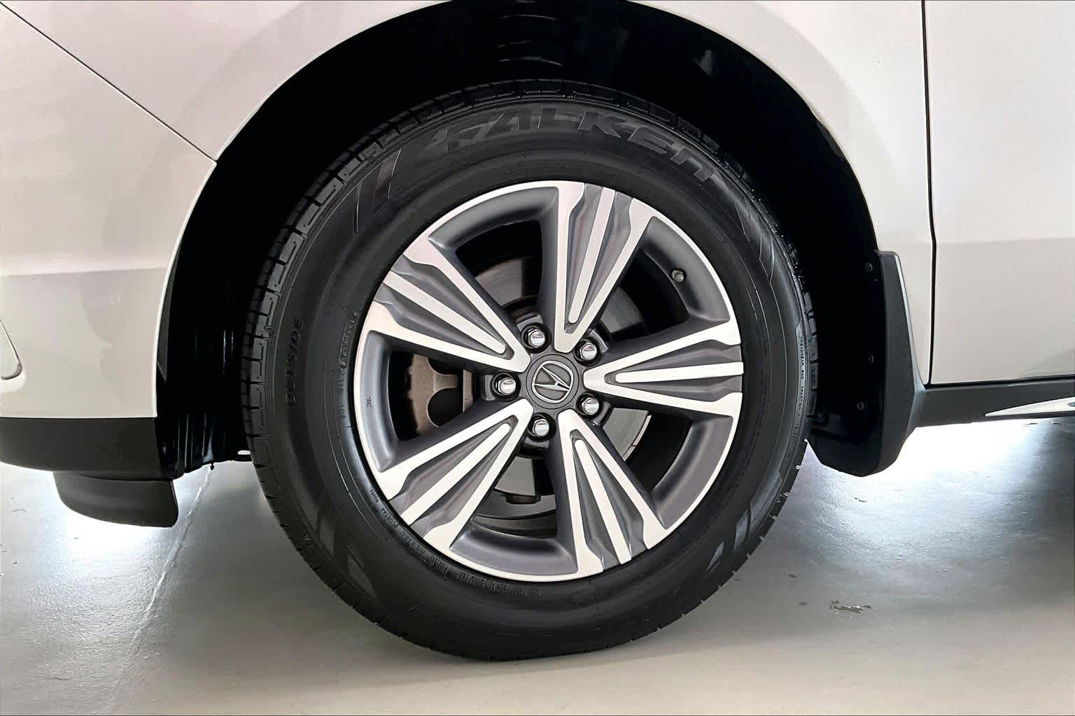 Thumbnail: 2020 Acura MDX - 8