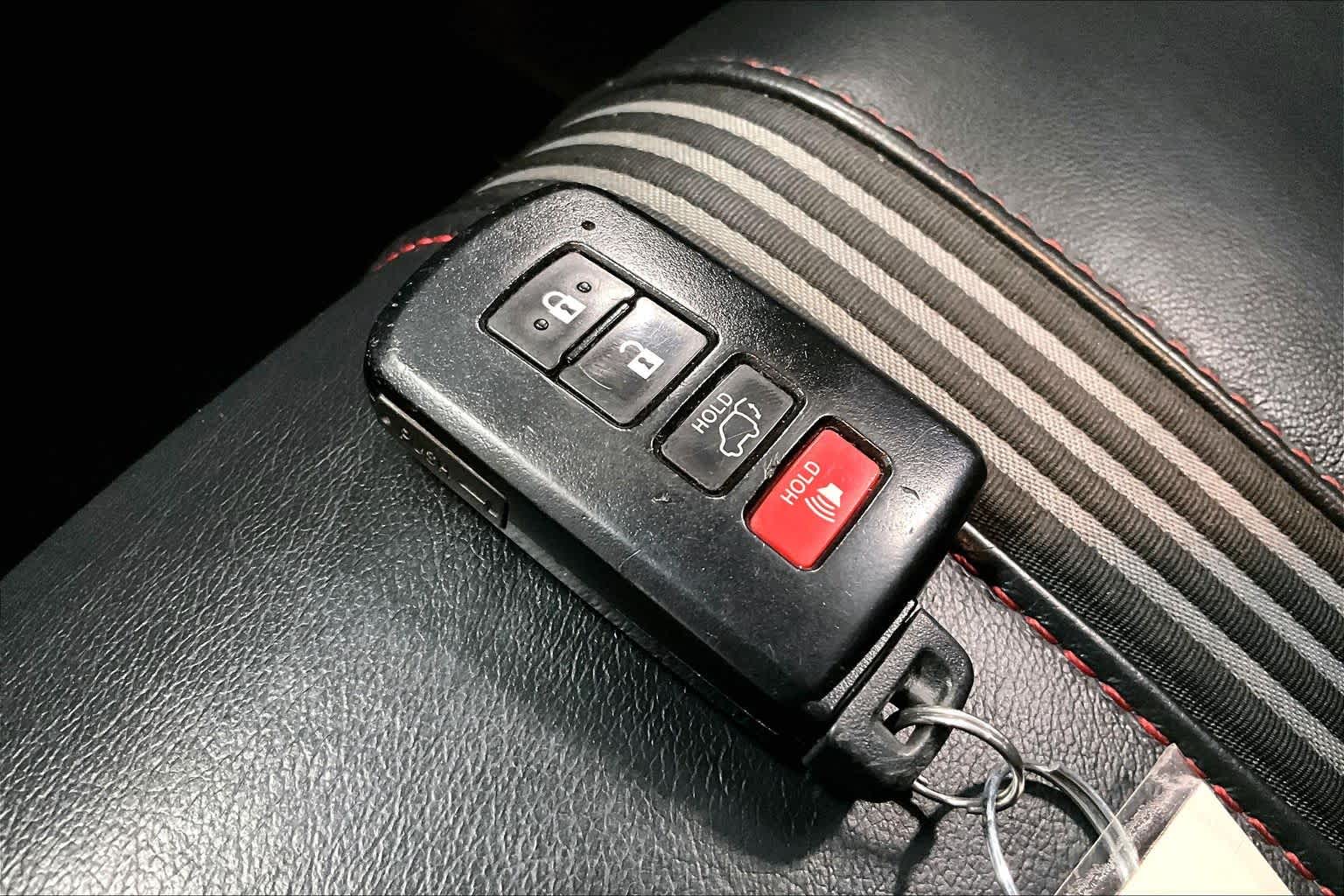 Thumbnail: 2019 Toyota Highlander - 17