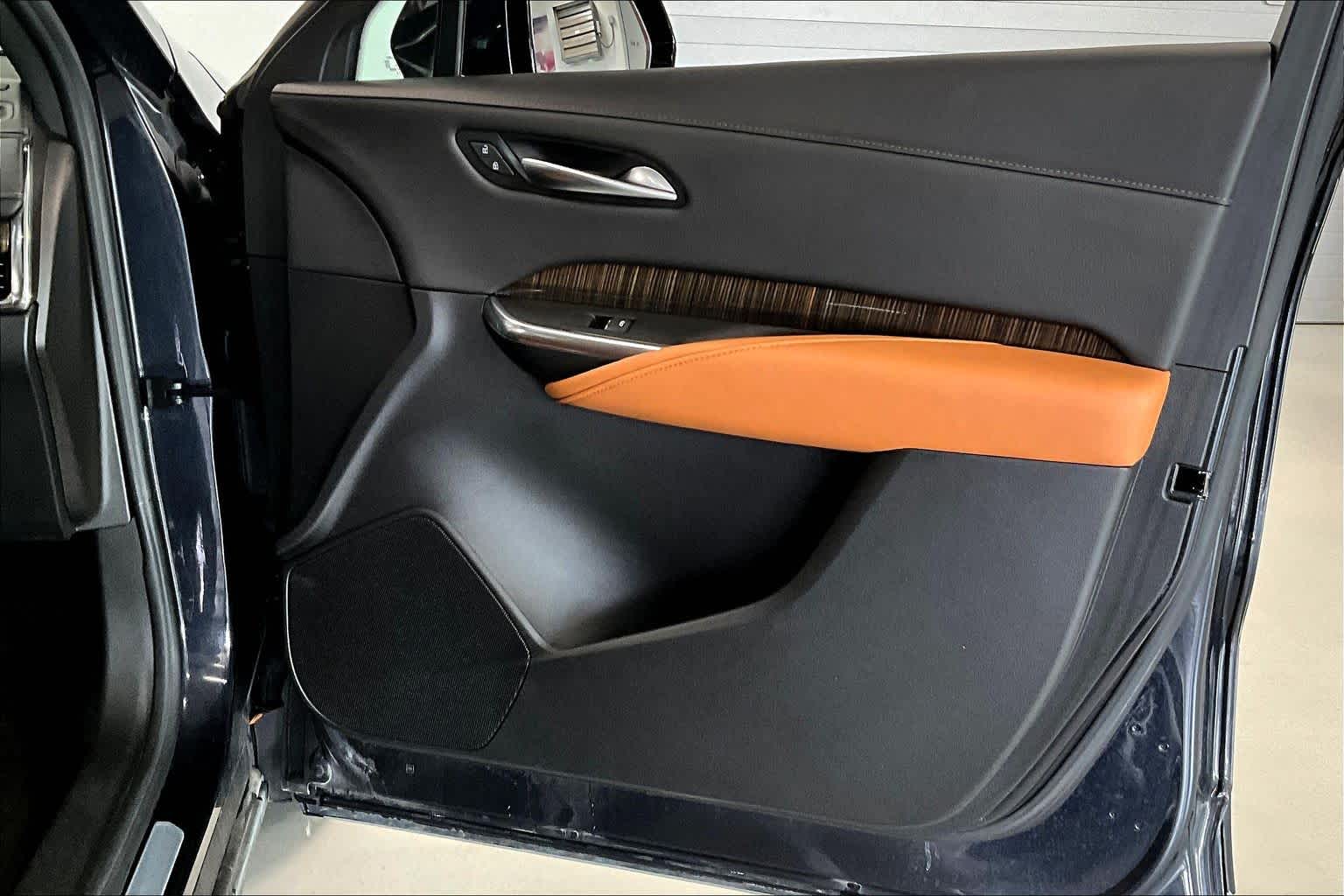 Thumbnail: 2023 Cadillac XT4 - 26