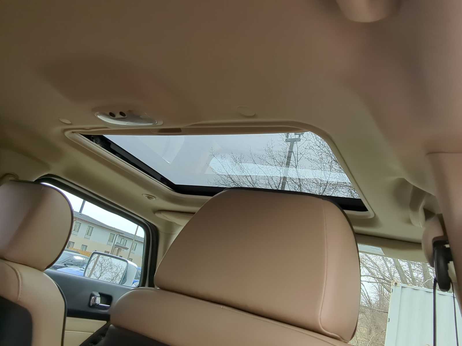Thumbnail: 2010 Hummer H3 - 22