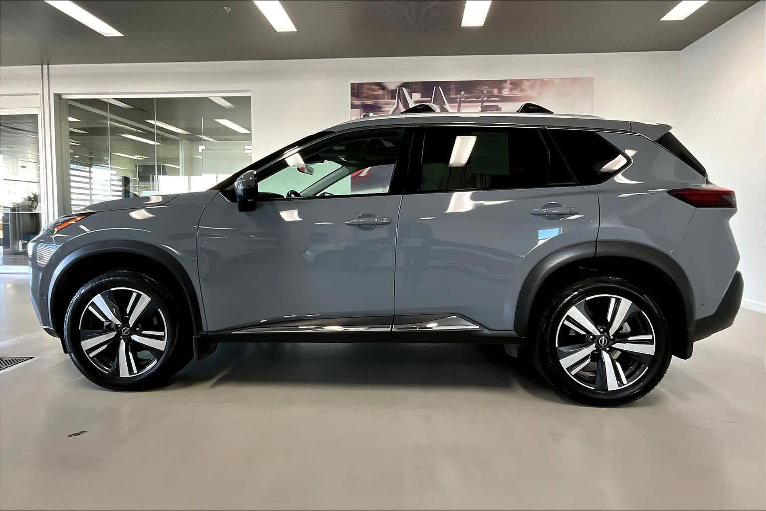 Thumbnail: 2023 Nissan Rogue - 3