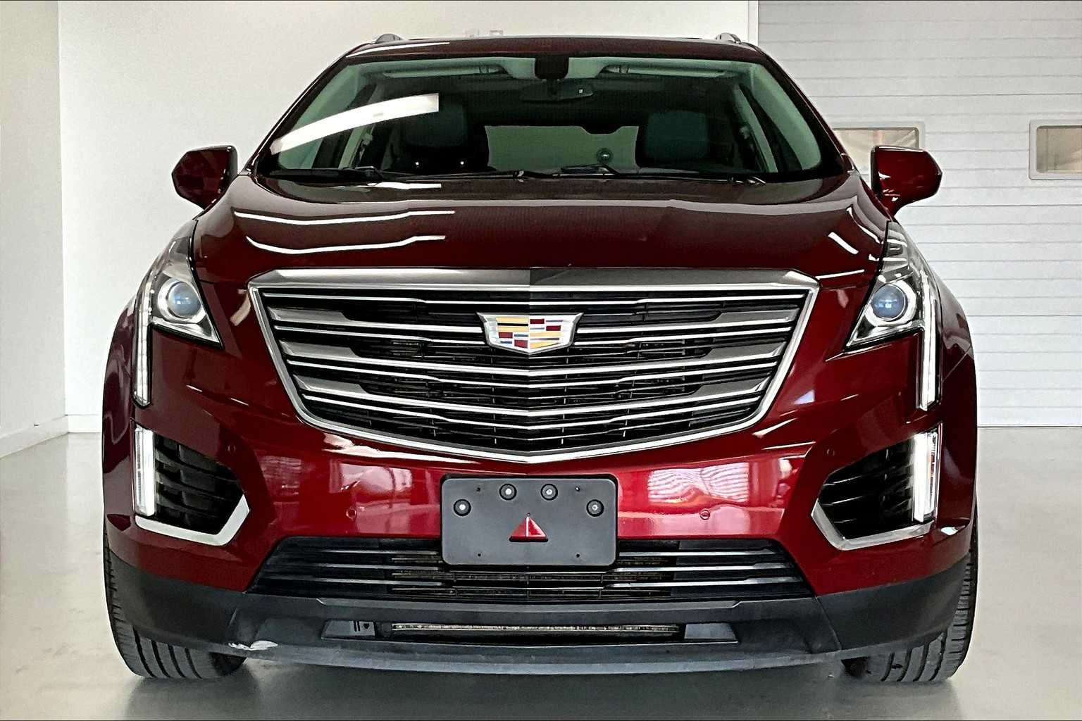 Thumbnail: 2017 Cadillac XT5 - 6