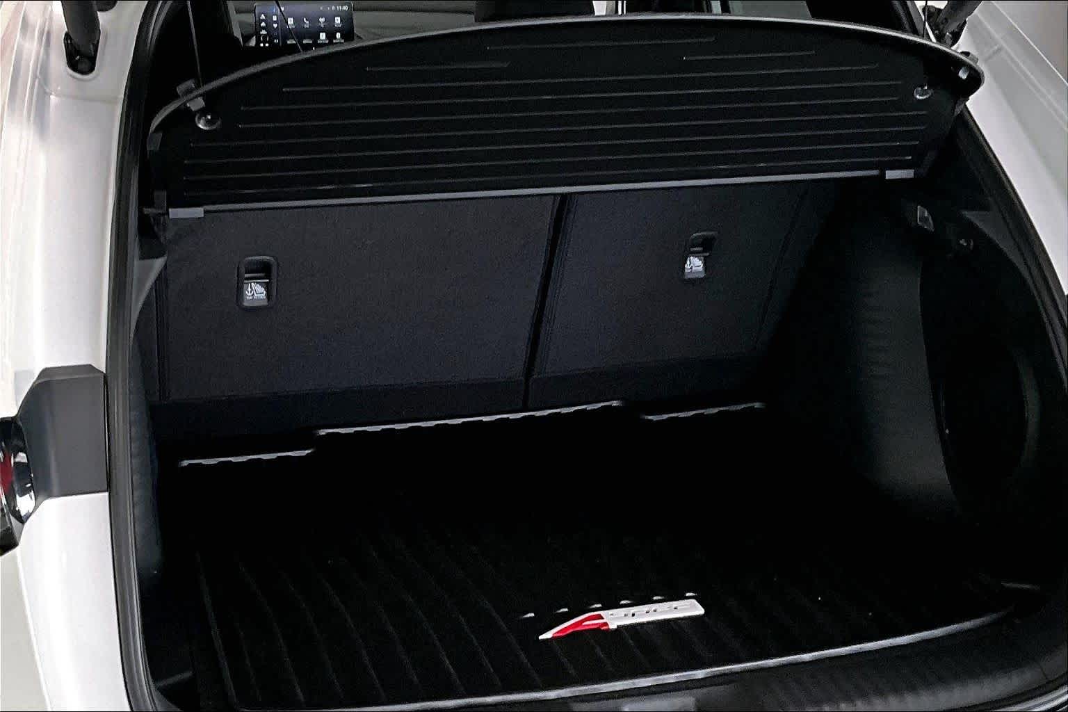 Thumbnail: 2025 Acura ADX - 17