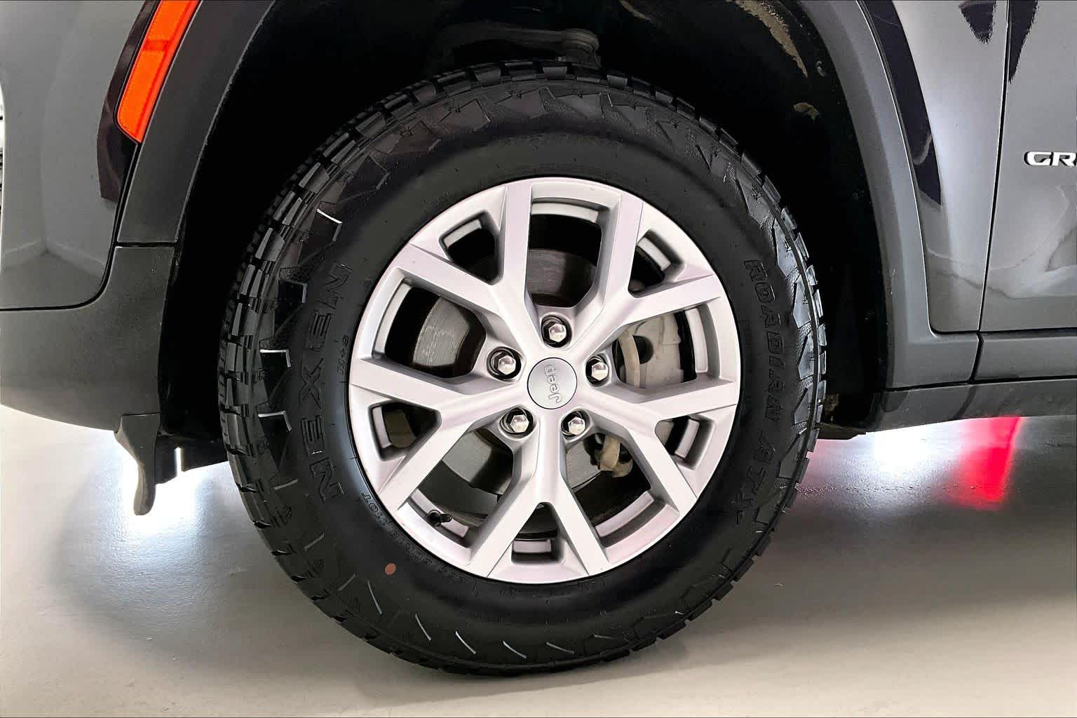 Thumbnail: 2022 Jeep Grand Cherokee - 7