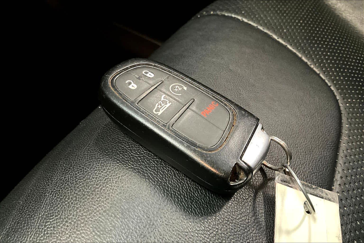 Thumbnail: 2020 Jeep Cherokee - 17