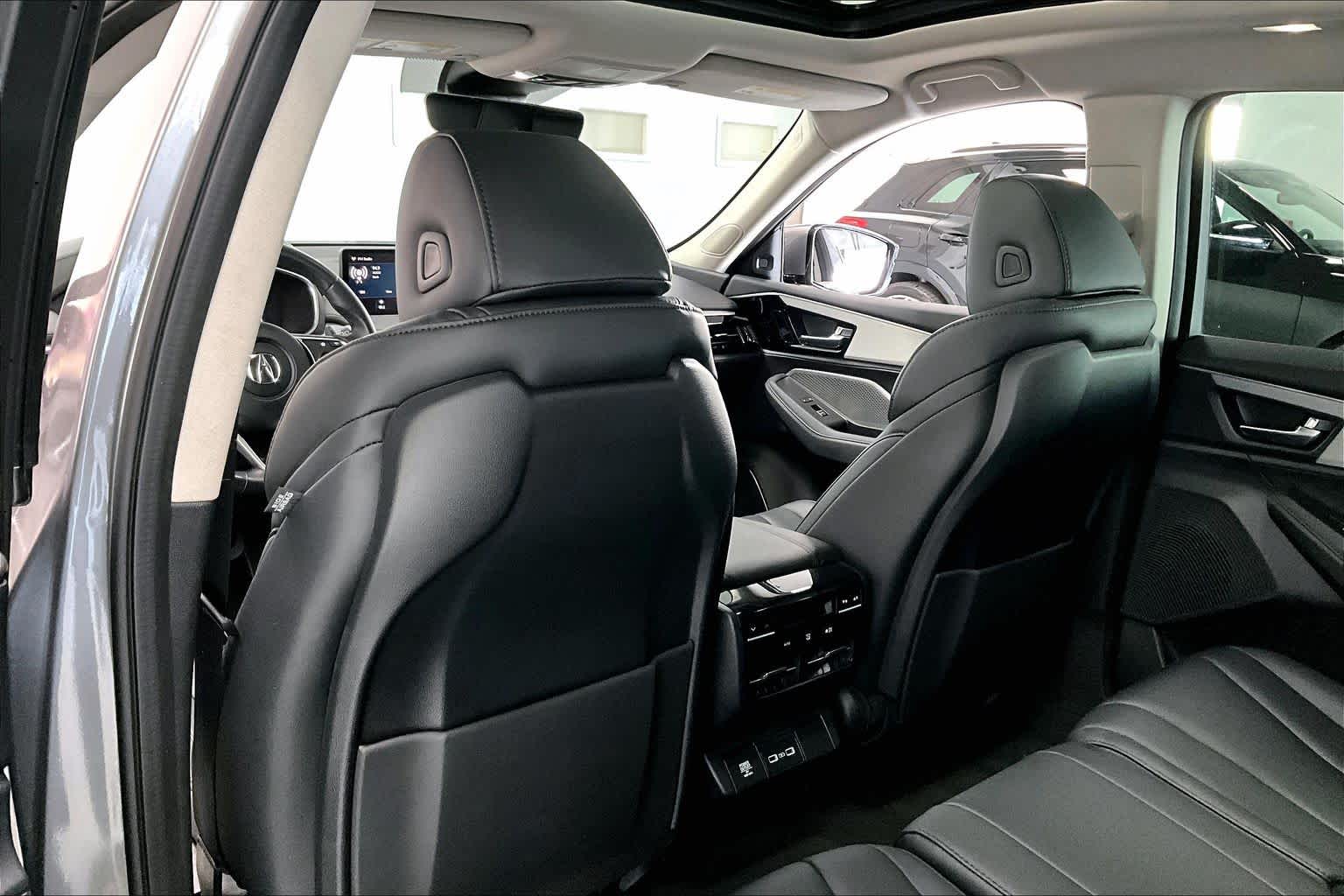 Thumbnail: 2023 Acura MDX - 11