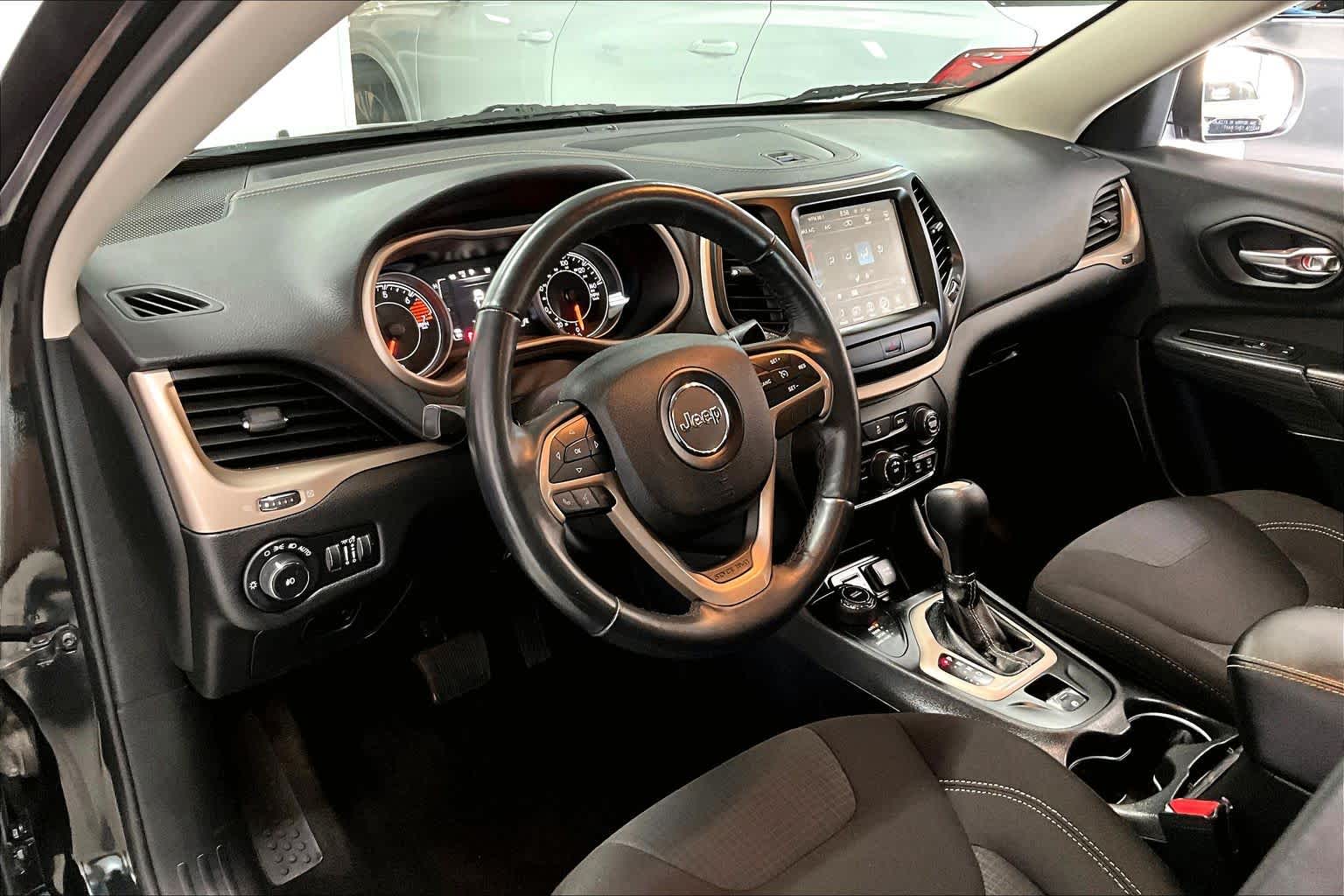 Thumbnail: 2016 Jeep Cherokee - 2