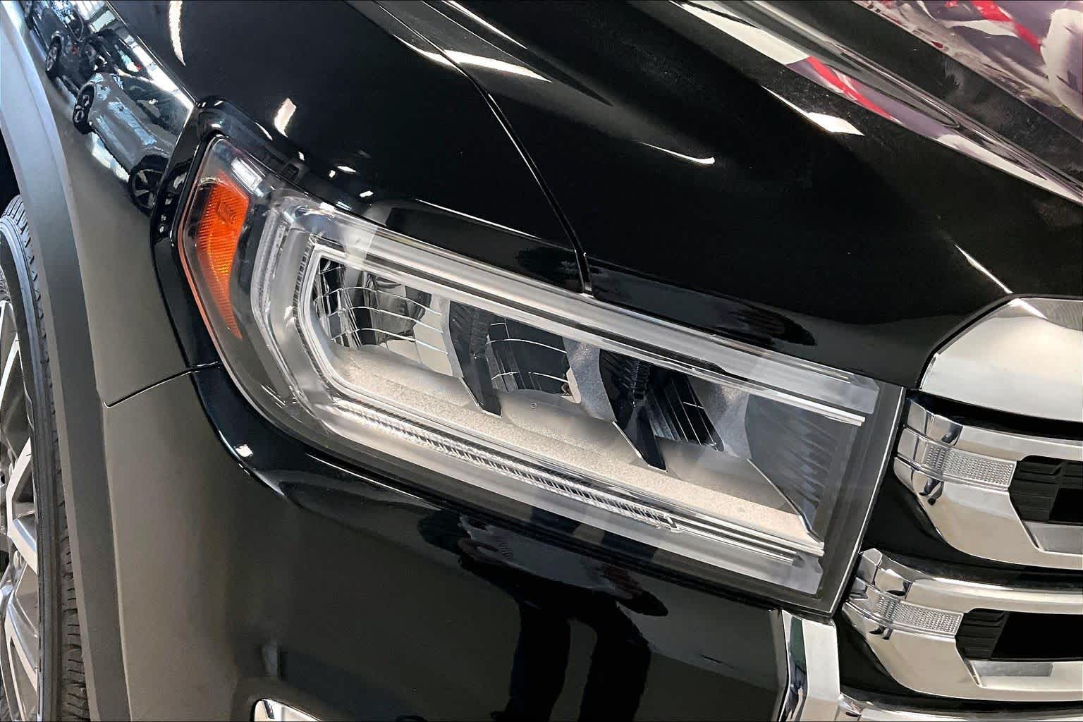 Thumbnail: 2023 GMC Acadia - 28