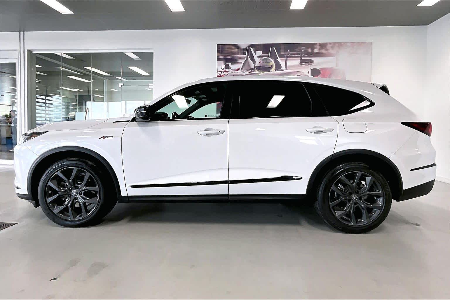 Thumbnail: 2023 Acura MDX - 3