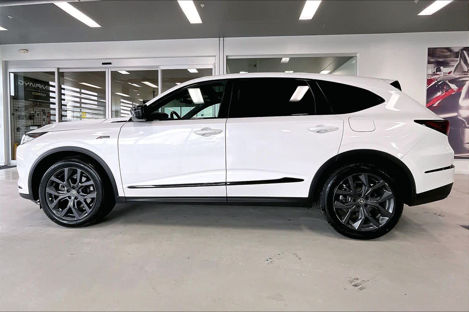 Thumbnail: 2023 Acura MDX - 3