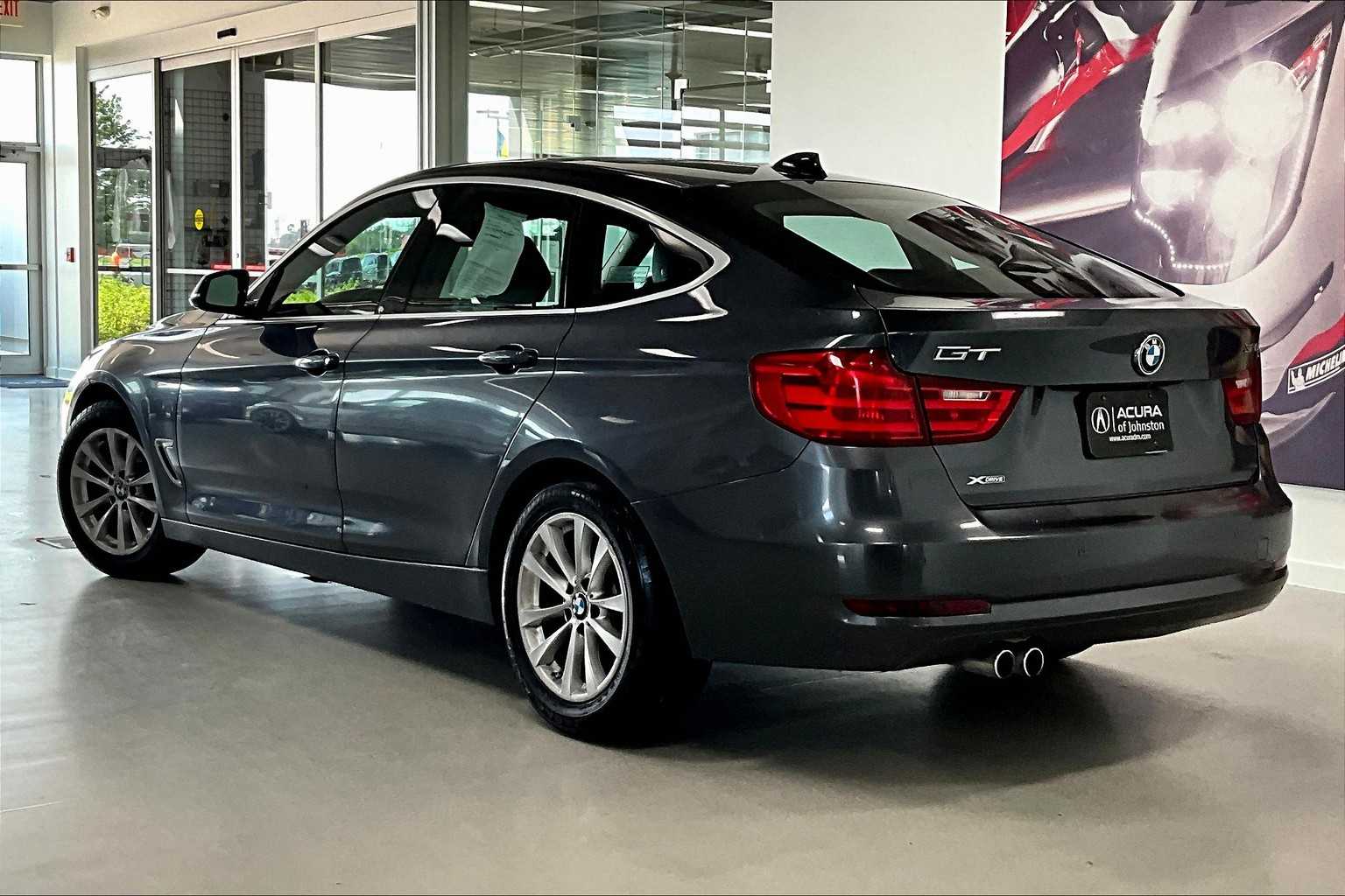 Thumbnail: 2015 BMW 3 Series - 4