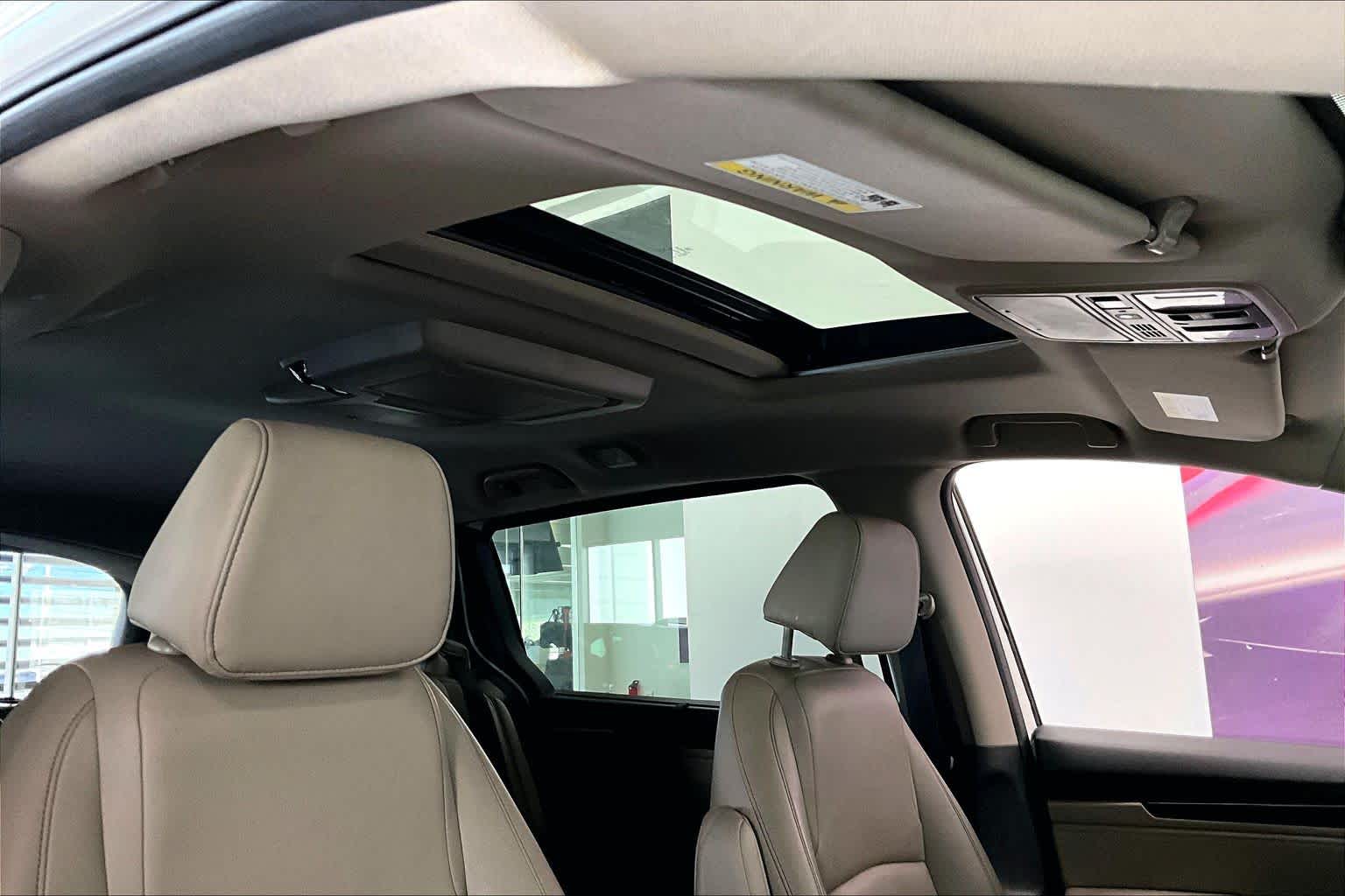 Thumbnail: 2023 Honda Odyssey - 28