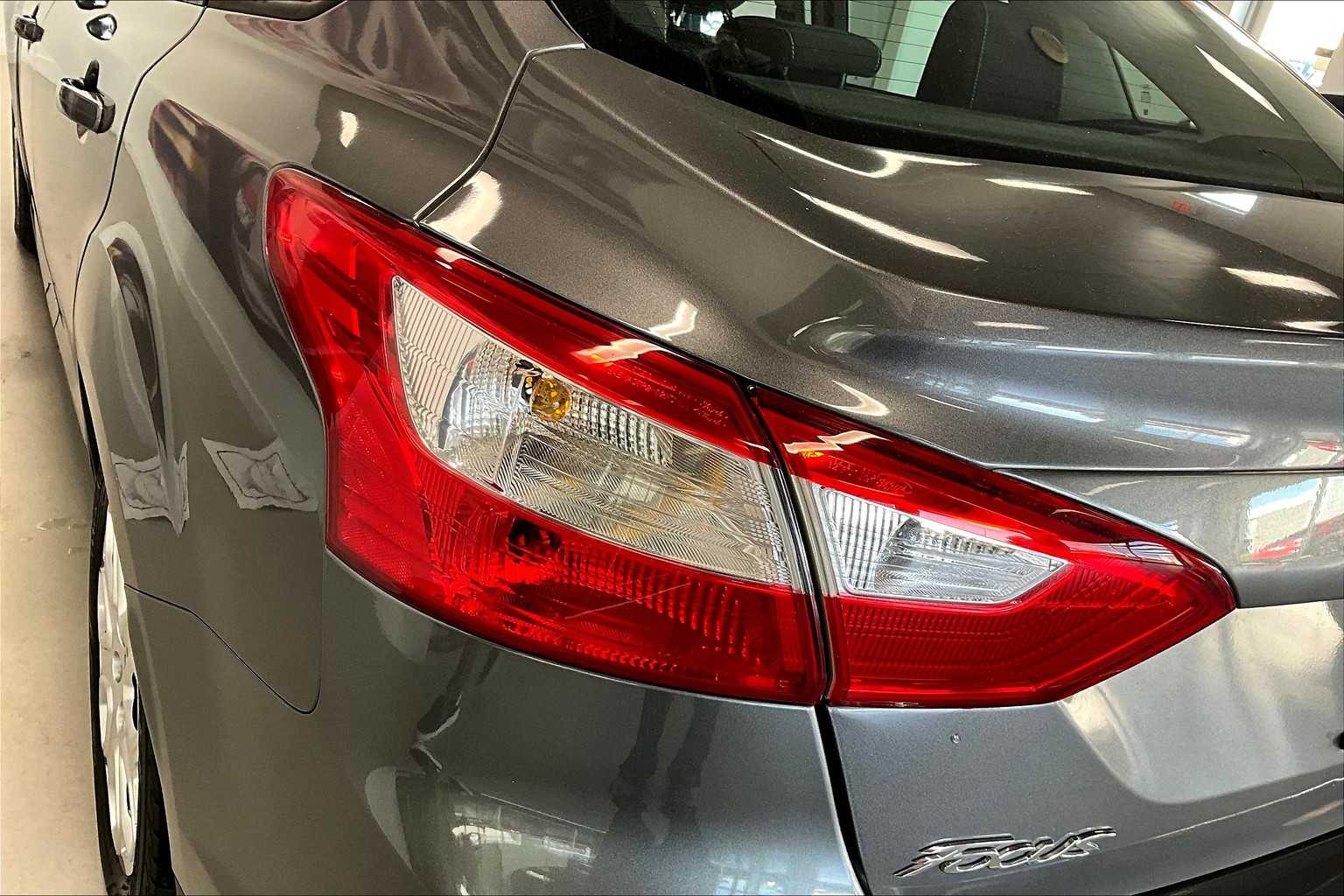 Thumbnail: 2012 Ford Focus - 28