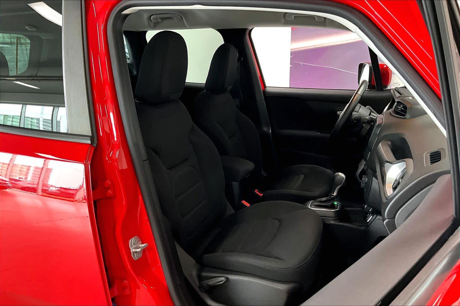 Thumbnail: 2018 Jeep Renegade - 11