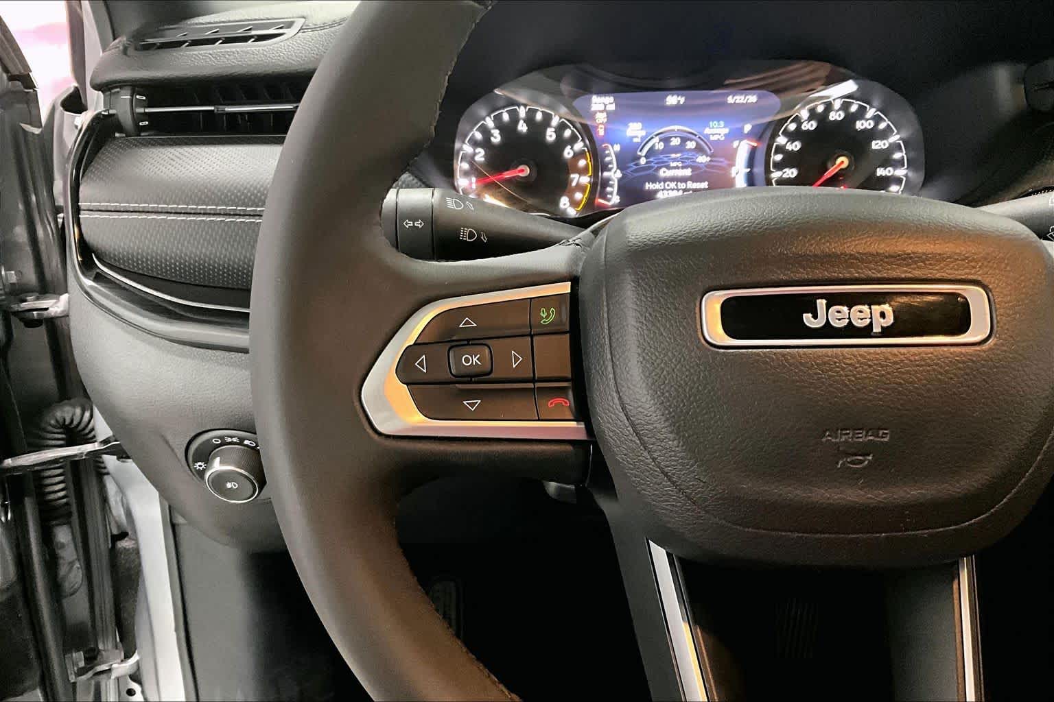 Thumbnail: 2022 Jeep Compass - 21