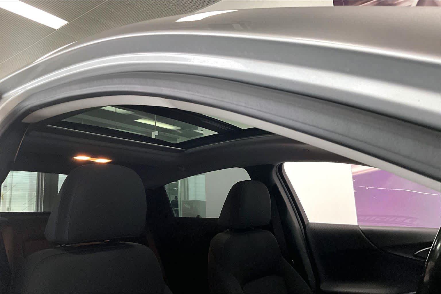 Thumbnail: 2018 Chevrolet Malibu - 28