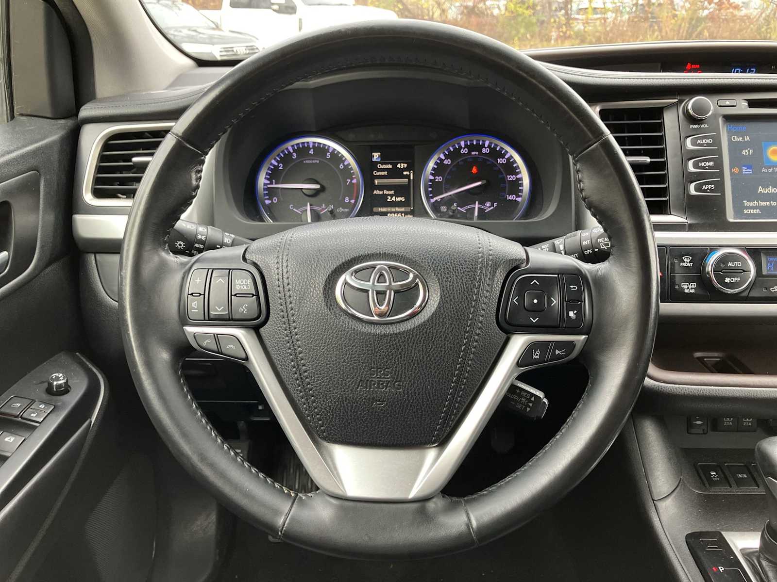 Thumbnail: 2018 Toyota Highlander - 17