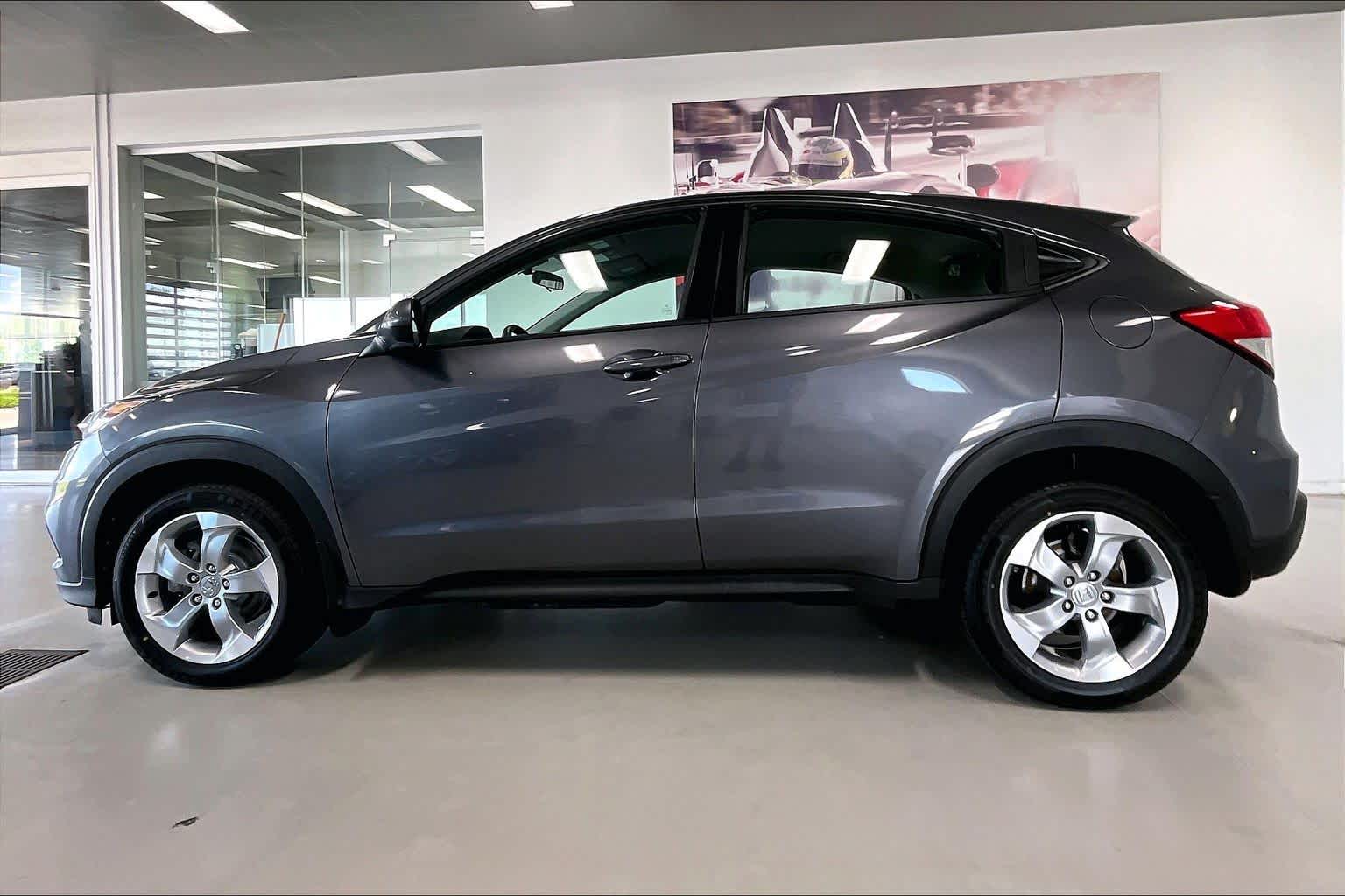 Thumbnail: 2021 Honda HR-V - 3