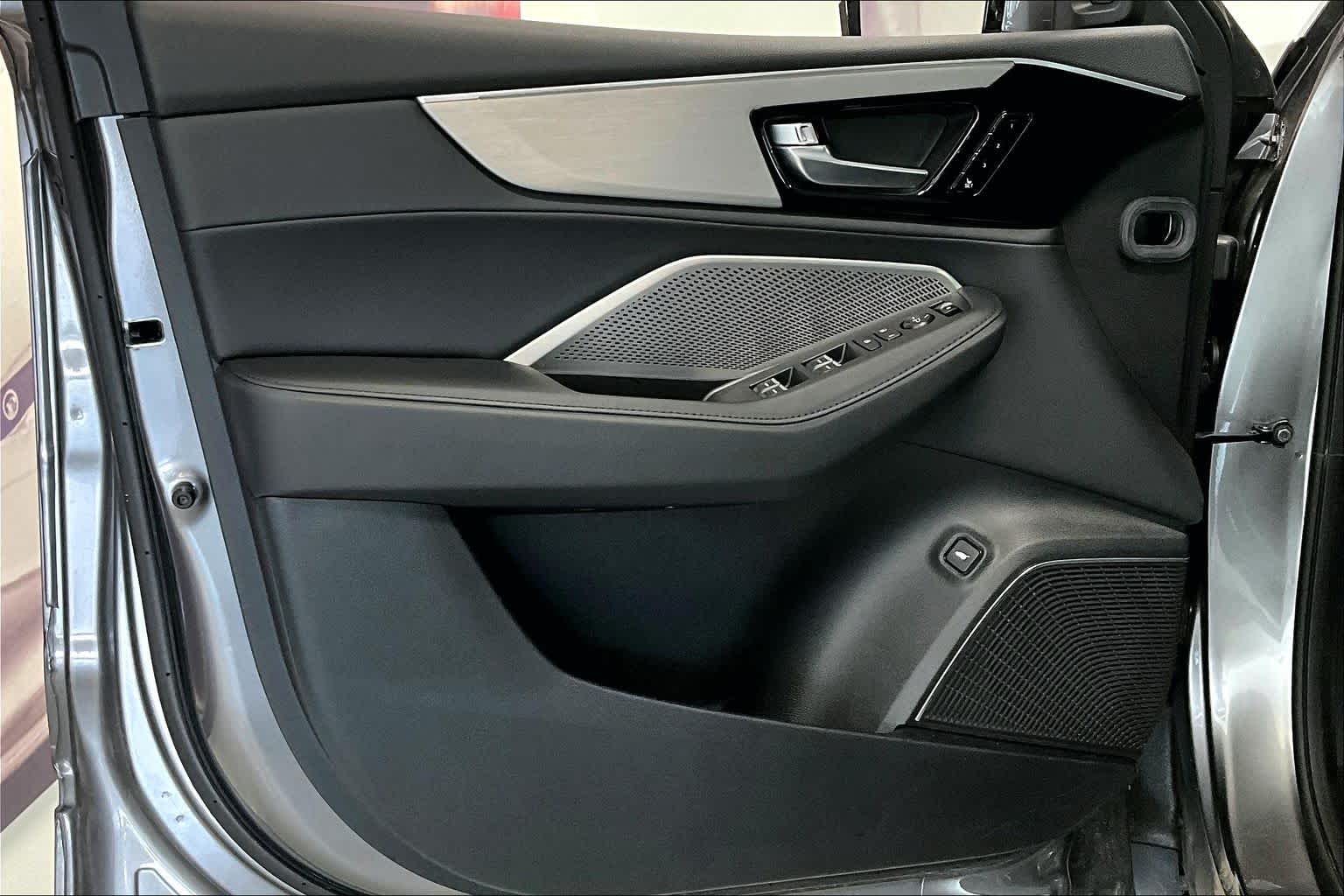 Thumbnail: 2023 Acura MDX - 25