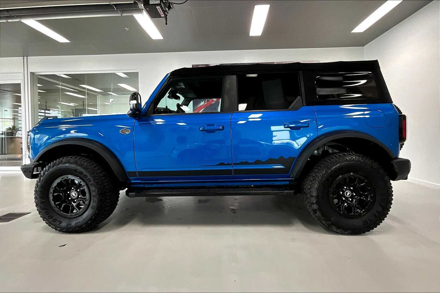 Thumbnail: 2021 Ford Bronco - 3