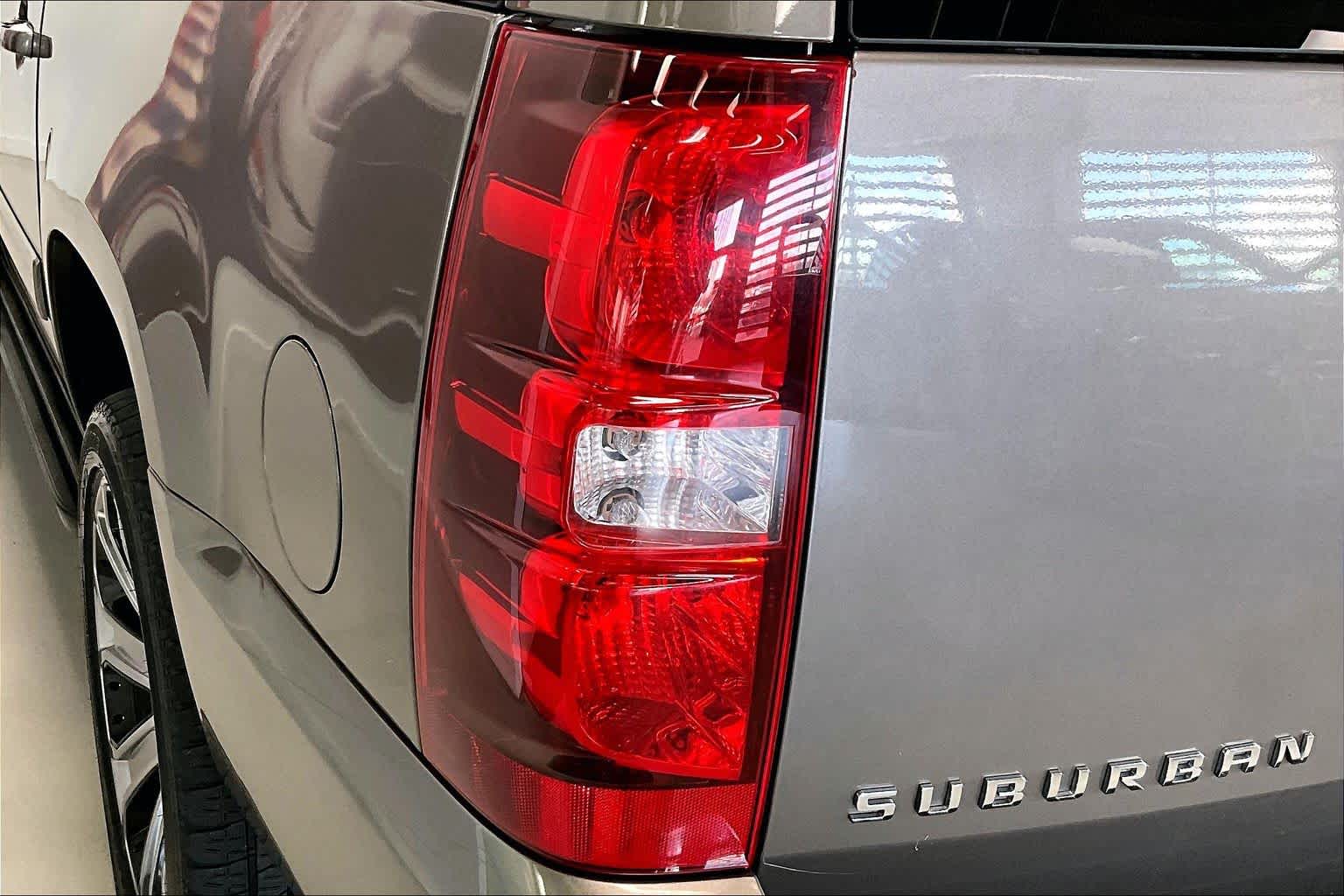 Thumbnail: 2011 Chevrolet Suburban - 30