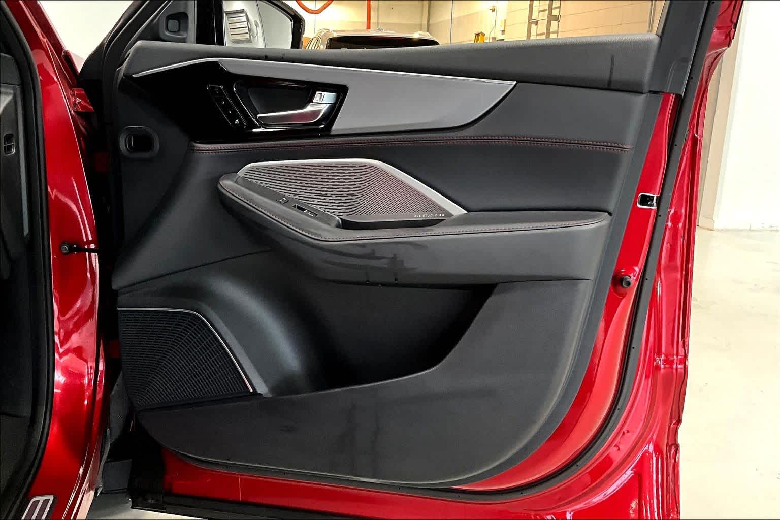 Thumbnail: 2023 Acura MDX - 26