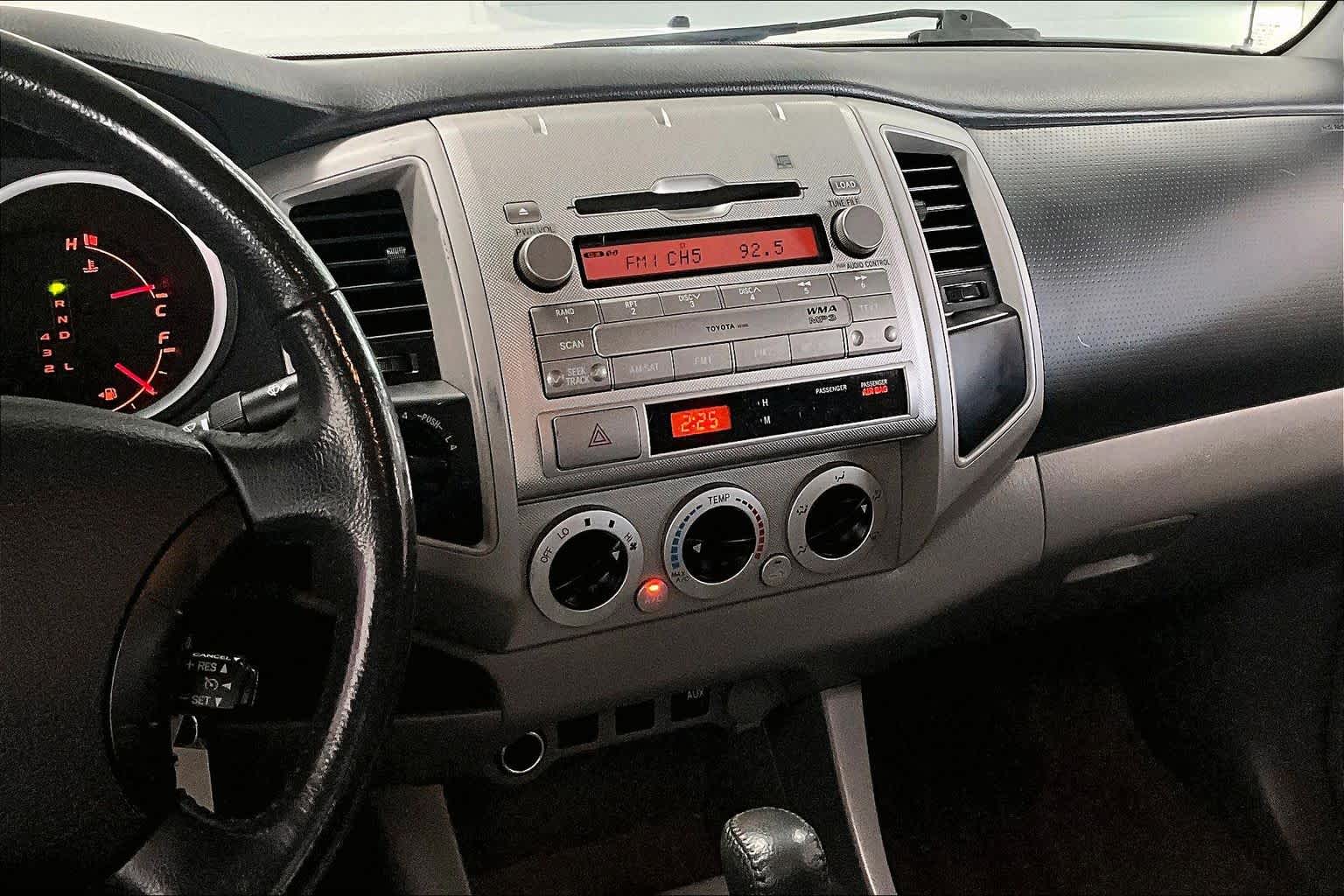 Thumbnail: 2011 Toyota Tacoma - 14