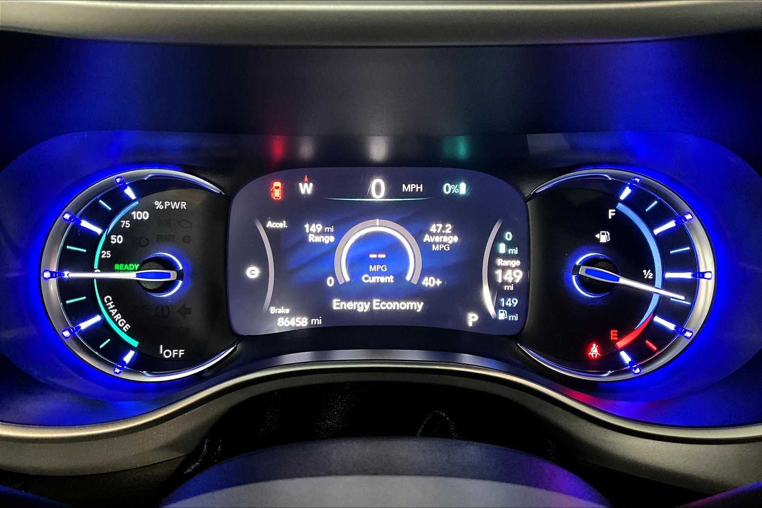 Thumbnail: 2018 Chrysler Pacifica - 16