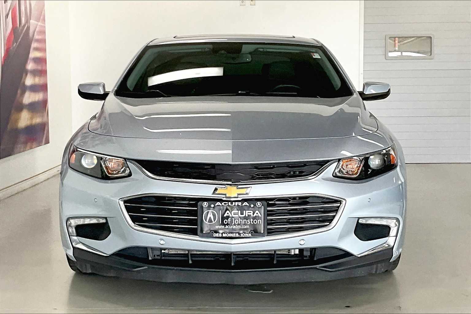Thumbnail: 2017 Chevrolet Malibu - 6