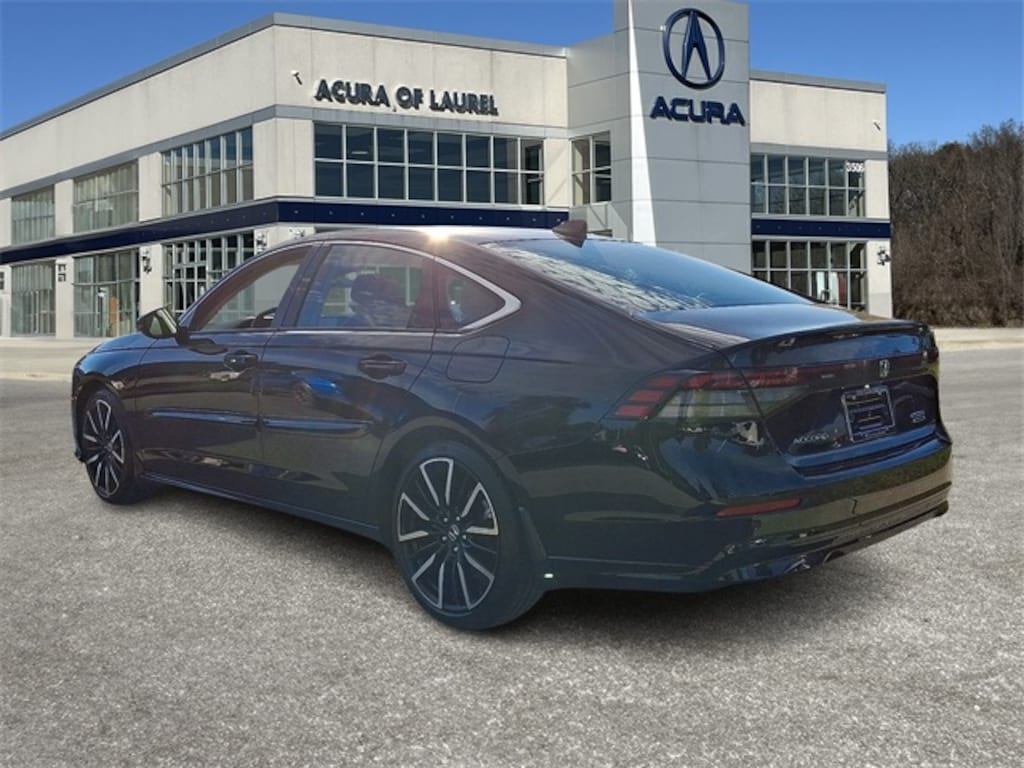 Used 2023 Honda Accord Hybrid Touring w/BSI Sedan