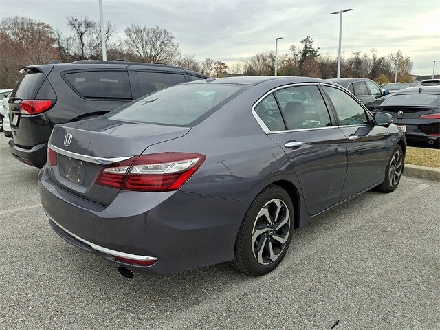 2017 Honda Accord EX photo 3