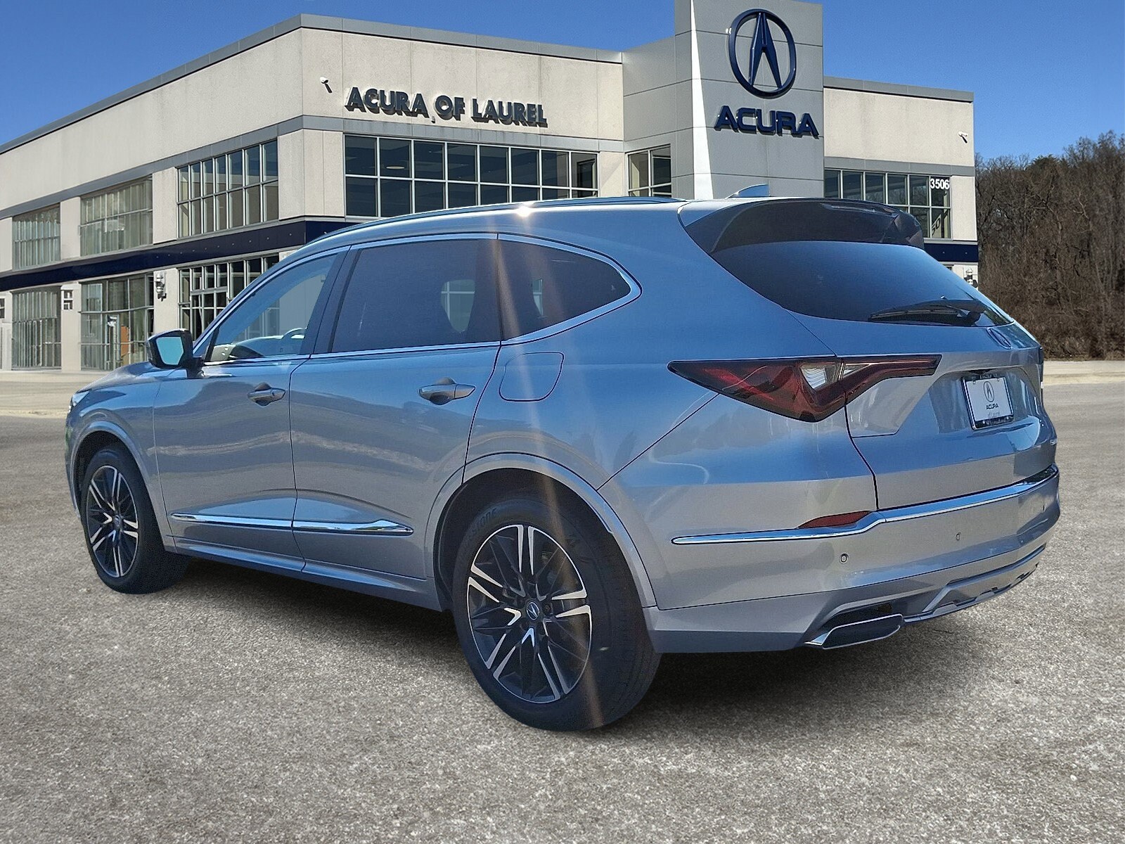 2026 Acura MDX SH-AWD Advance photo 3