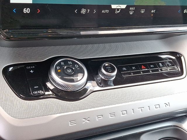2025 Ford Expedition Active - Photo 17