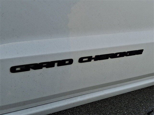 2021 Jeep Grand Cherokee Laredo photo 2