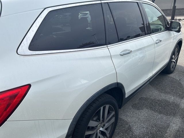 2016 Honda Pilot Touring photo 4