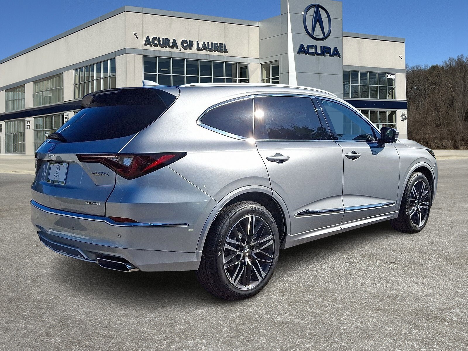 2026 Acura MDX SH-AWD Advance photo 4