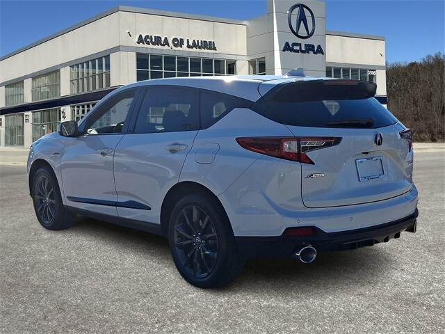 2025 Toyota RAV4 LE photo 4