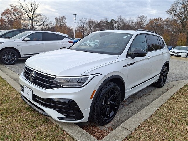 2023 Volkswagen Tiguan SE R-Line Black photo 2