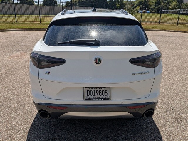 2024 Alfa Romeo Stelvio Ti photo 4