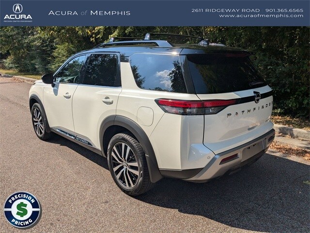 2023 Nissan Pathfinder Platinum photo 3