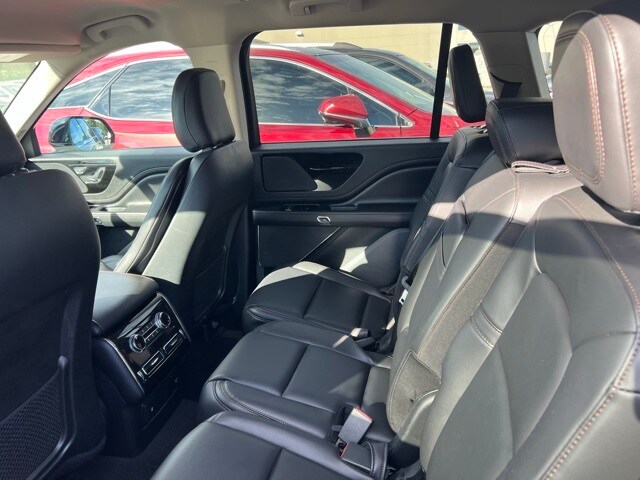 2023 Lincoln Aviator Standard photo 3