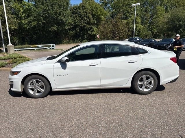 2023 Chevrolet Malibu LS photo 2