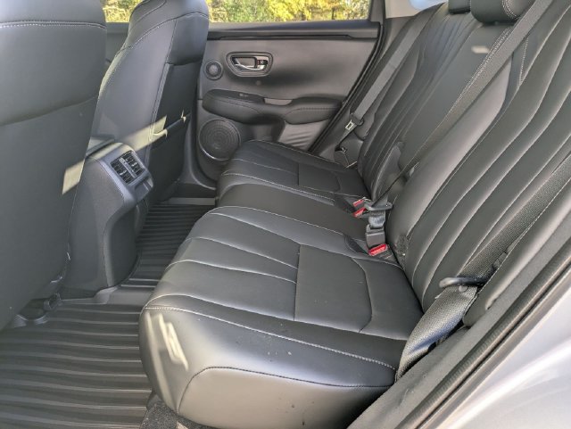 2025 Acura ADX Base - Photo 11