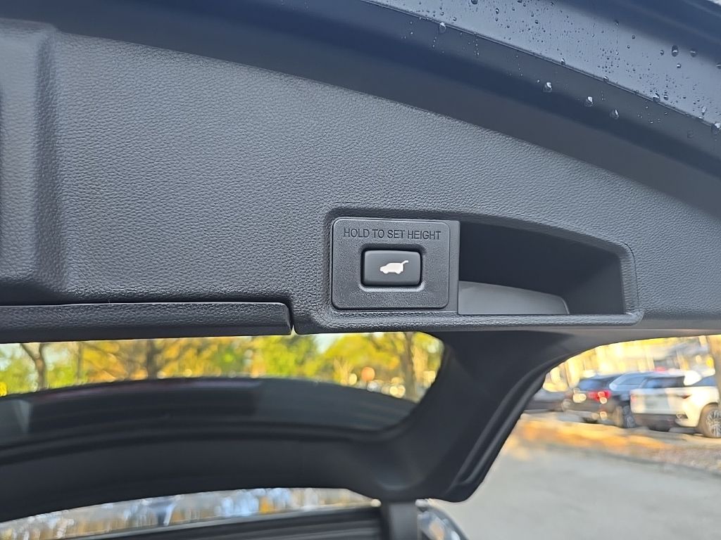 Thumbnail: 2026 Acura RDX - 33