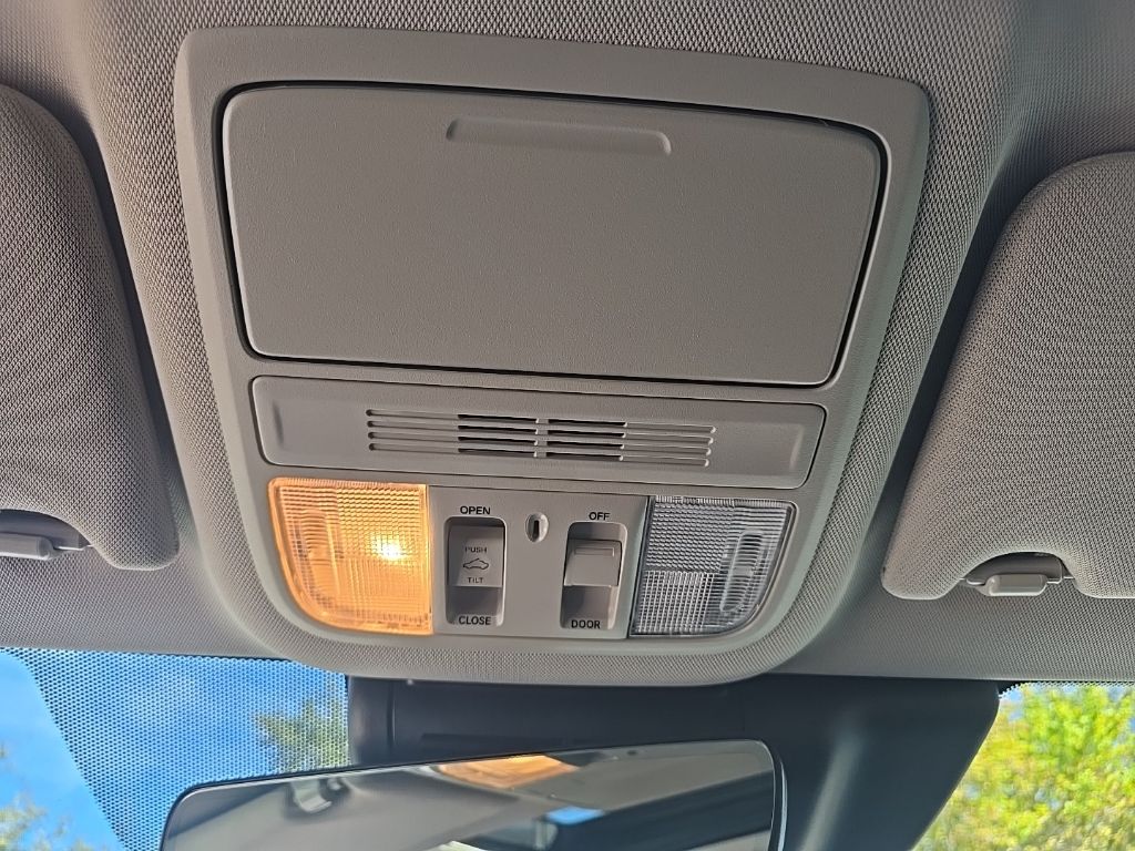 Thumbnail: 2022 Honda Accord - 26