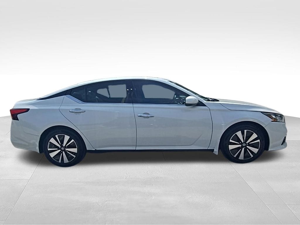 Thumbnail: 2020 Nissan Altima - 4