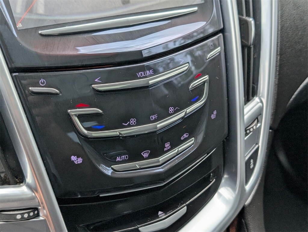 Thumbnail: 2014 Cadillac SRX - 19
