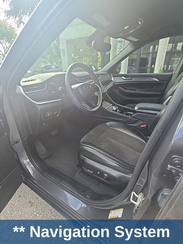 Thumbnail: 2023 Jeep Grand Cherokee - 15